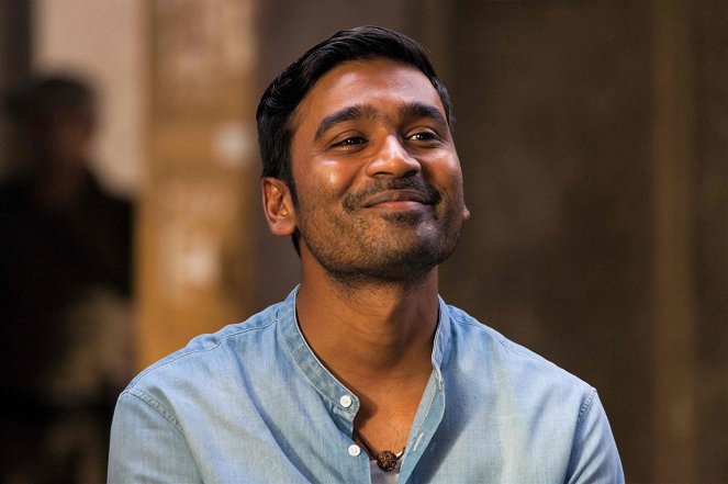 Podivuhodná cesta fakíra, který uvízl ve skříni - Z filmu - Dhanush