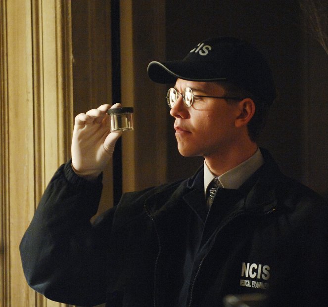 NCIS rikostutkijat - Season 4 - Friends and Lovers - Kuvat elokuvasta - Brian Dietzen