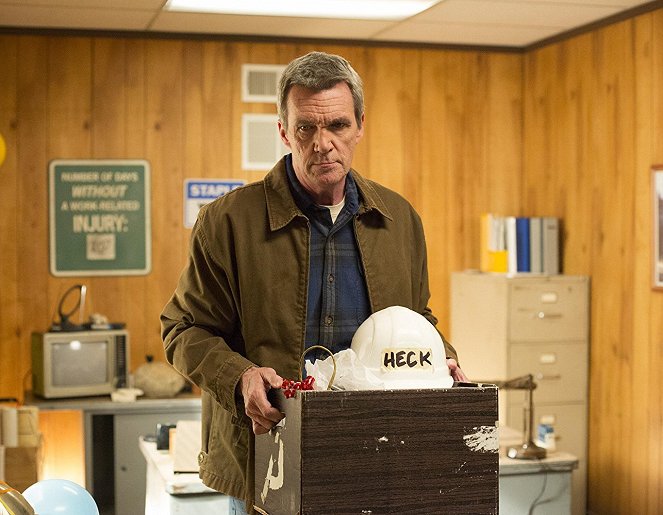 The Middle - The Crying Game - De la película - Neil Flynn