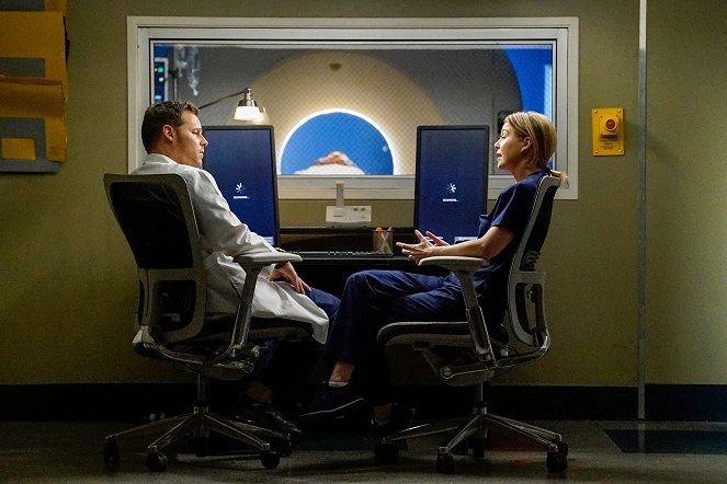 Grey's Anatomy - At Last - Photos - Justin Chambers, Ellen Pompeo