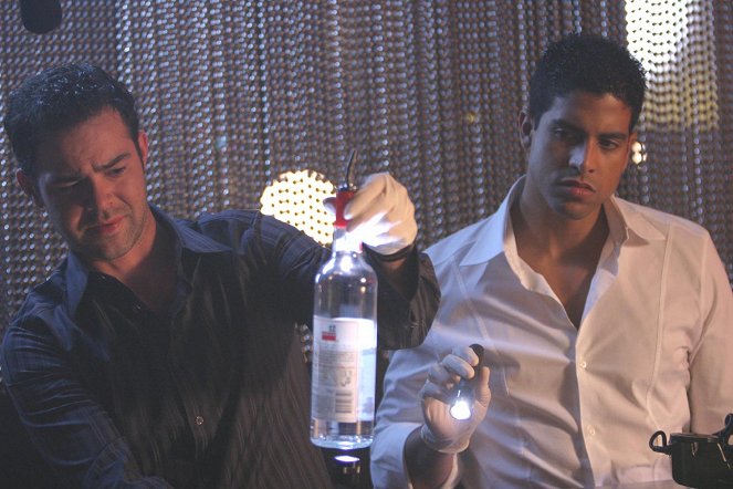 CSI: Miami helyszínelők - Season 2 - A legjobb védelem - Filmfotók - Rory Cochrane, Adam Rodriguez
