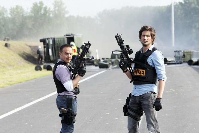 Alarm für Cobra 11 - Die Autobahnpolizei - Überschall - Photos - Erdogan Atalay, Tom Beck