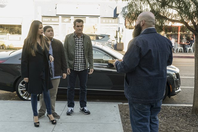 Modern Family - Season 9 - Im Kopf - Filmfotos - Sofía Vergara, Rico Rodriguez, Ty Burrell
