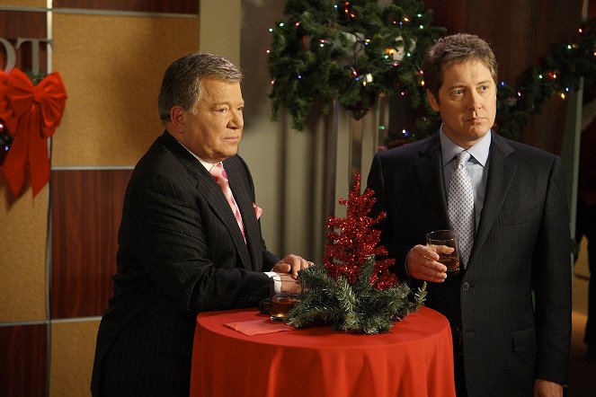 Boston Legal - Season 4 - Green Christmas - Photos - William Shatner, James Spader