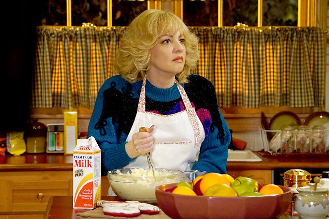 The Goldbergs - Jimmy 5 Is Alive - Photos - Wendi McLendon-Covey