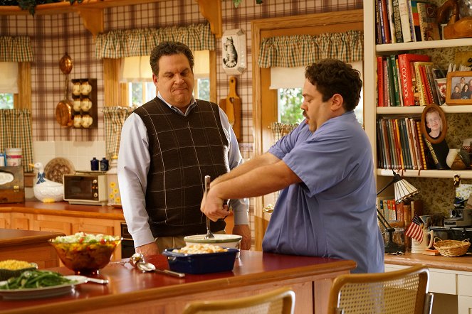 The Goldbergs - Season 3 - In Conclusion, Thanksgiving - Z filmu - Jeff Garlin, Dan Fogler