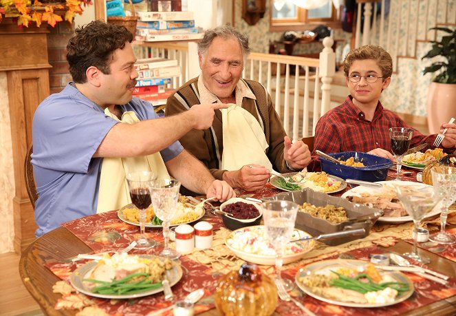 Die Goldbergs - Season 3 - Und anschließend Thanksgiving - Filmfotos - Dan Fogler, Judd Hirsch, Sean Giambrone