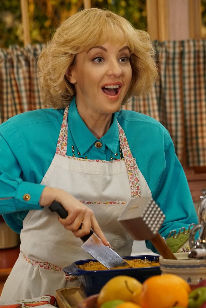 The Goldbergs - 12 Tapes for a Penny - Photos - Wendi McLendon-Covey
