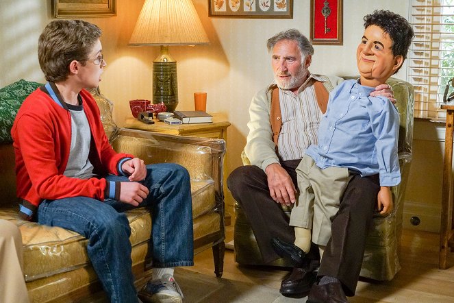 A Goldberg család - Season 3 - Smother's Day - Filmfotók - Sean Giambrone, Judd Hirsch