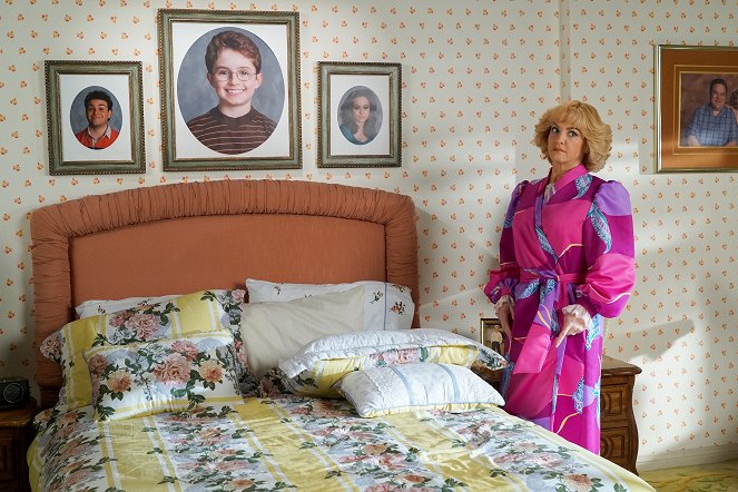 The Goldbergs - Season 3 - Smother's Day - Photos - Wendi McLendon-Covey