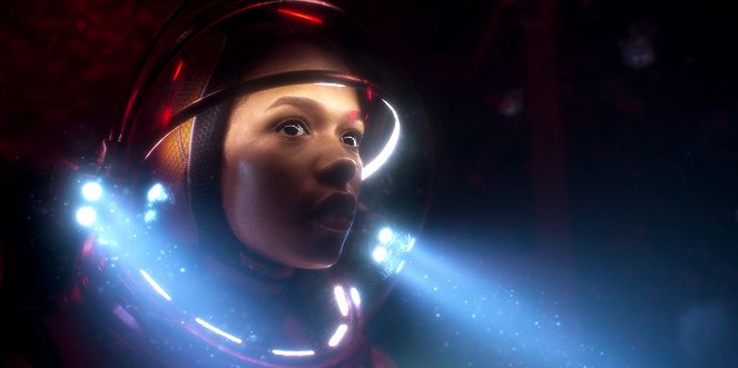 Lost in Space - Impact - Photos - Taylor Russell