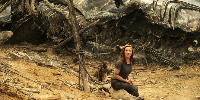 Lost in Space - Resurrection - Van film - Molly Parker