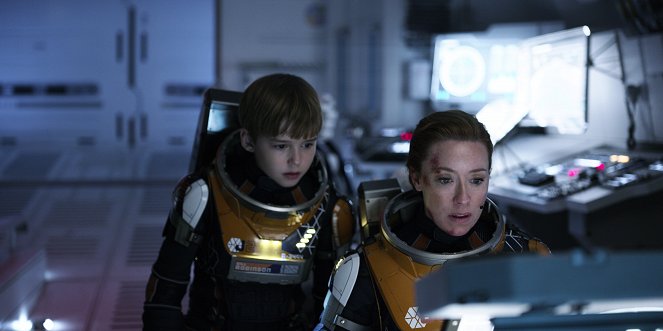 Lost in Space - Danger, Will Robinson - Van film - Maxwell Jenkins, Molly Parker