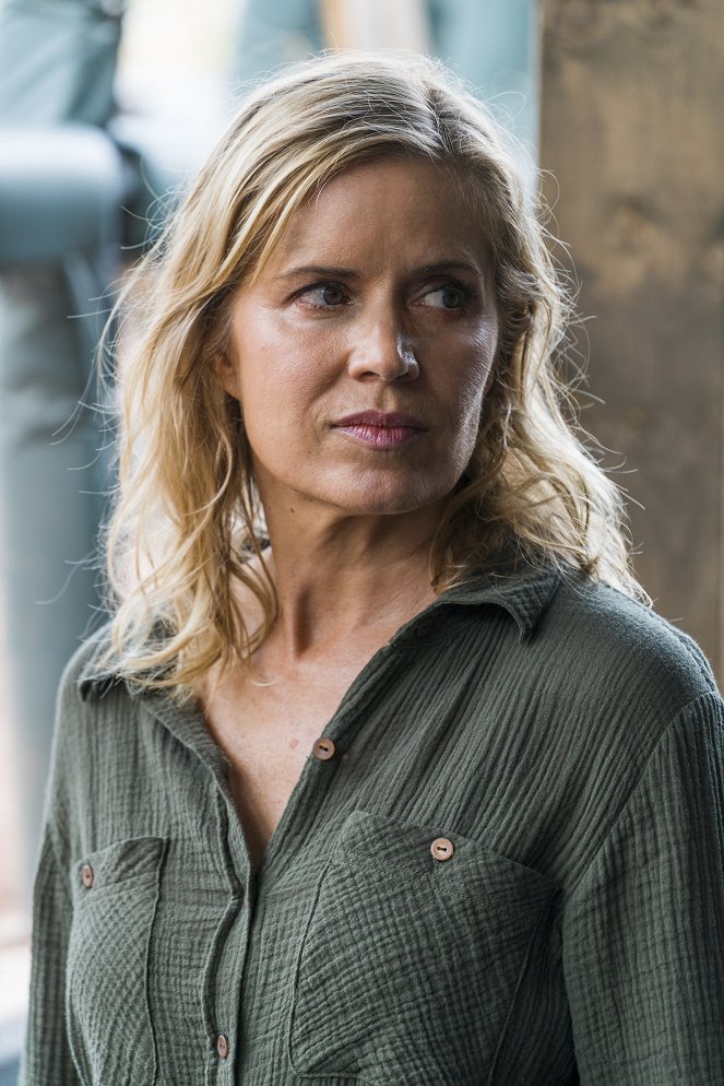 Fear the Walking Dead - Another Day in the Diamond - Film - Kim Dickens