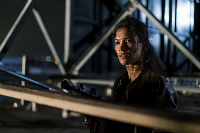 Fear the Walking Dead - Another Day in the Diamond - Photos - Danay Garcia