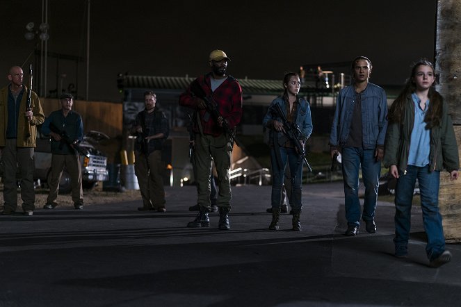 Fear the Walking Dead - Kolejny dzień w Diamond - Z filmu - Colman Domingo, Alycia Debnam-Carey, Frank Dillane, Alexa Nisenson