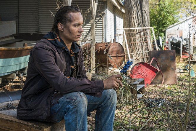 Fear the Walking Dead - Good out Here - Photos - Frank Dillane
