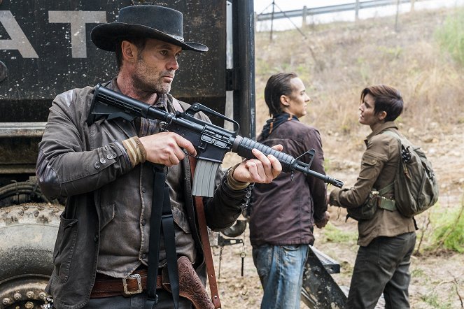 Fear the Walking Dead - Good out Here - Photos - Garret Dillahunt, Frank Dillane, Maggie Grace