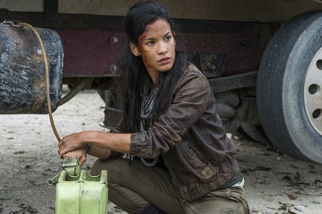 Fear the Walking Dead - Good out Here - Photos - Danay Garcia