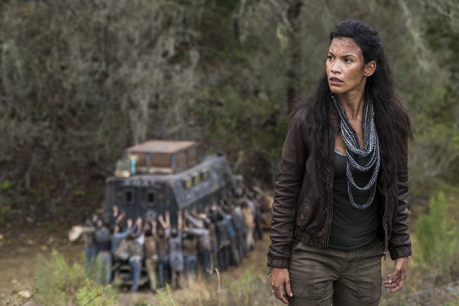 Fear the Walking Dead - Good out Here - Photos - Danay Garcia