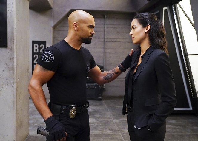 S.W.A.T. - Ghosts - De la película - Shemar Moore, Stephanie Sigman