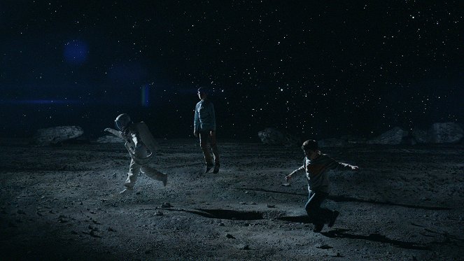 The Dangerous Book for Boys - How To Walk on the Moon - Z filmu