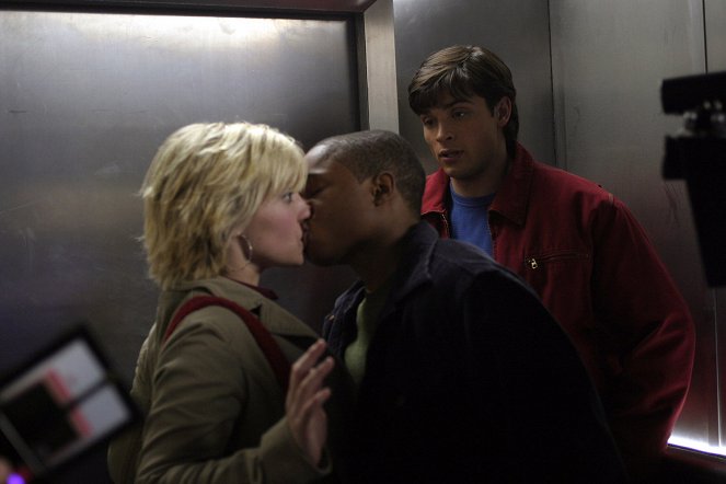 Smallville - Season 3 - Truth - Photos - Allison Mack, Sam Jones III, Tom Welling