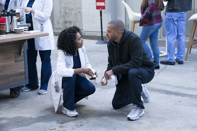 Grey's Anatomy - Die jungen Ärzte - Alte Narben - Filmfotos - Kelly McCreary, Jesse Williams