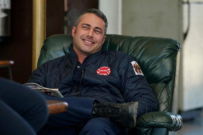 Chicago Fire - The Grand Gesture - Van film - Taylor Kinney
