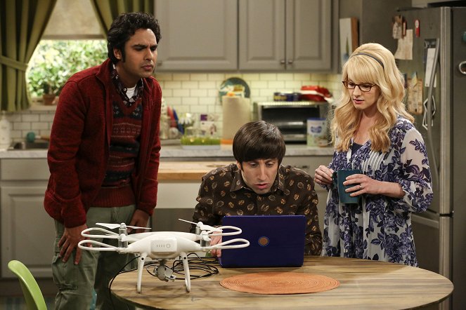 The Big Bang Theory - La disociación del inquilino - De la película - Kunal Nayyar, Simon Helberg, Melissa Rauch