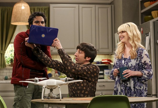 The Big Bang Theory - La disociación del inquilino - De la película - Kunal Nayyar, Simon Helberg, Melissa Rauch