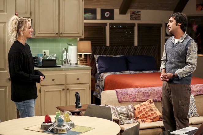 The Big Bang Theory - La polarización del cometa - De la película - Kaley Cuoco, Kunal Nayyar
