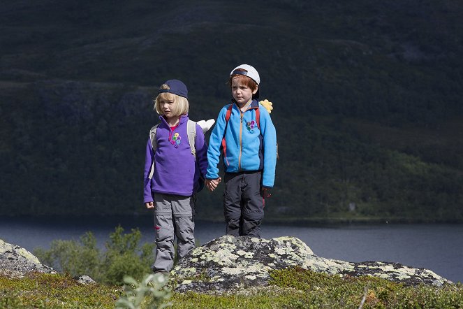 Karsten og Petra ut på tur - Filmfotos - Alba Ørbech-Nilssen, Oliver Dahl