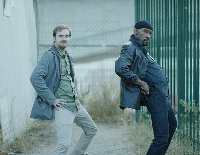 Snake Outta Compton - De la película - Jon Kondelik, Joston Theney