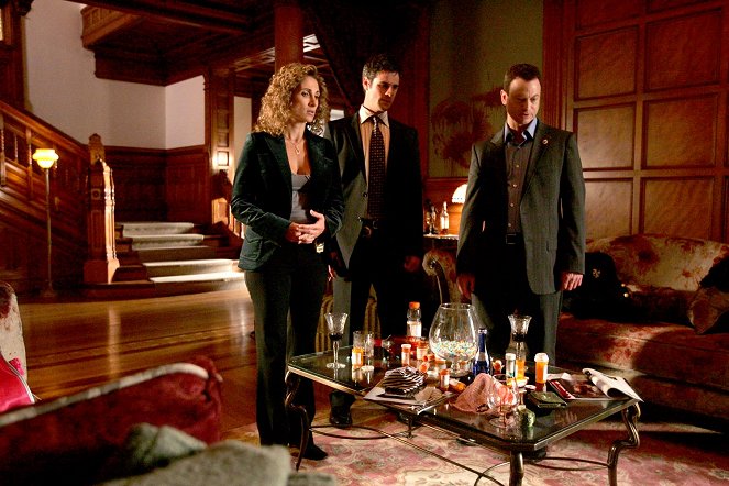 CSI: NY - Season 2 - Manhattan Manhunt - Photos - Melina Kanakaredes, Eddie Cahill, Gary Sinise