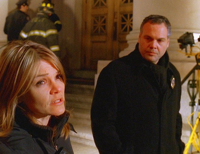 Law & Order: Criminal Intent - Season 5 - On Fire - Photos - Kathryn Erbe, Vincent D'Onofrio