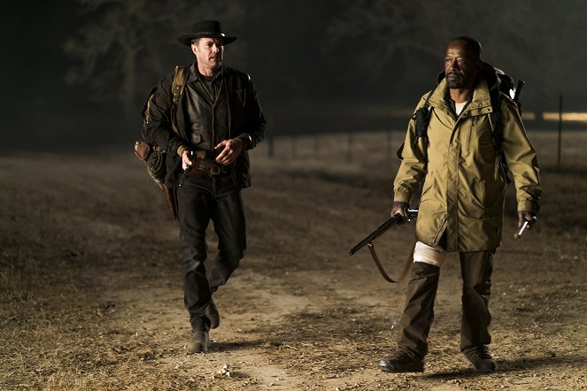 Fear the Walking Dead - Season 4 - Buried - Photos - Garret Dillahunt, Lennie James