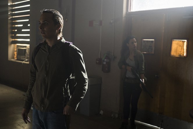 Fear the Walking Dead - Begraben - Filmfotos - Frank Dillane