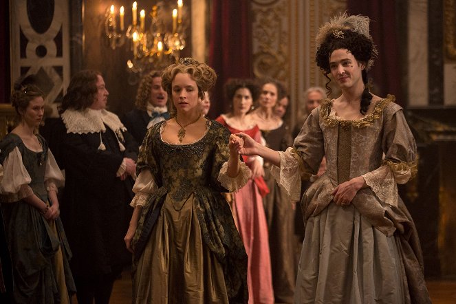 Versailles - Season 2 - Quis custodiet ipsos custodes? - Filmfotos - Jessica Clark, Alexander Vlahos