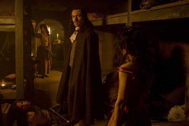 Versailles - Season 2 - The Sands of Time - Photos - Tygh Runyan