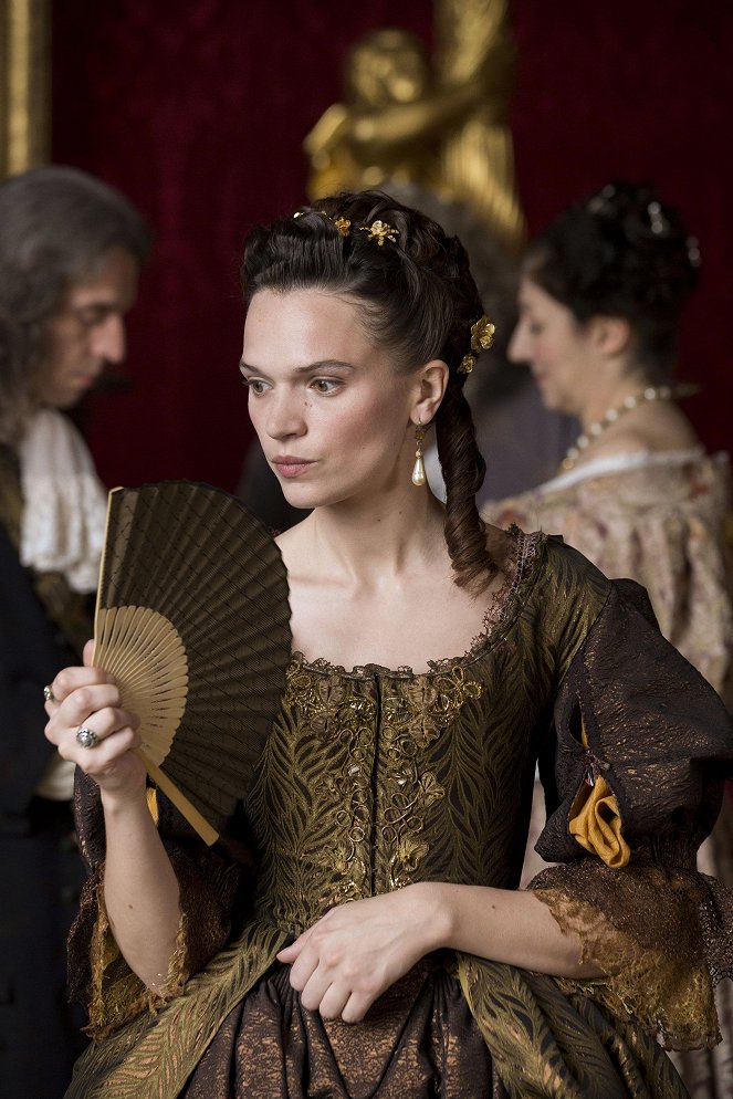Versailles - Season 2 - Of Blood and Stone - Photos - Anna Brewster