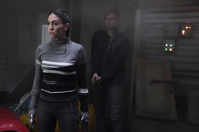 Agents of S.H.I.E.L.D. - Season 5 - Photos - Natalia Cordova-Buckley, Maximilian Osinski