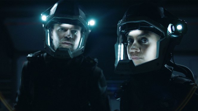 The Expanse - Reload - Photos - Wes Chatham, Dominique Tipper