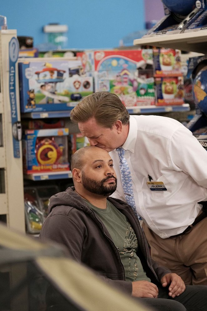 Superstore – Az agyament műszak - Season 3 - Amnesztia - Filmfotók - Colton Dunn, Mark McKinney