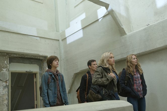 The Gifted - 3 X 1 - Do filme - Percy Hynes White, Stephen Moyer, Natalie Alyn Lind, Amy Acker