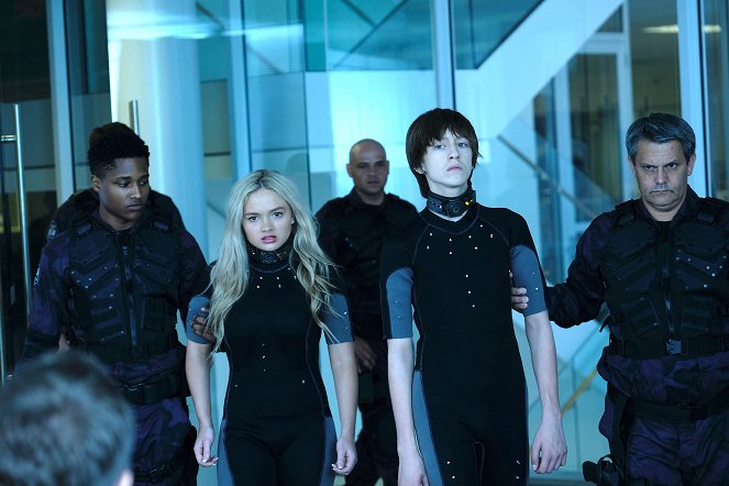 The Gifted - eXploited - Photos - Natalie Alyn Lind, Percy Hynes White