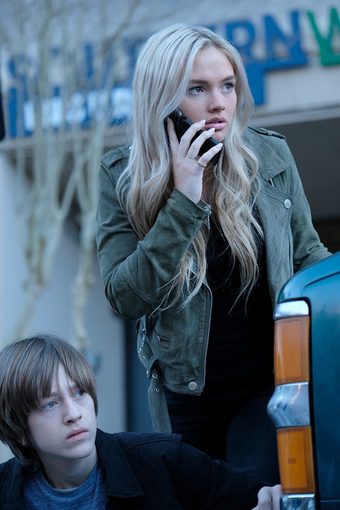 The Gifted - Season 1 - eXtraction - Photos - Percy Hynes White, Natalie Alyn Lind