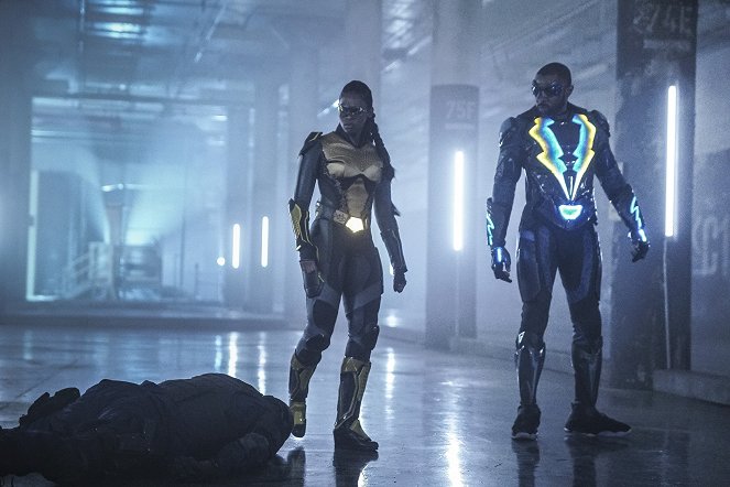 Black Lightning - Sins of the Father: The Book of Redemption - Photos - Nafessa Williams, Cress Williams