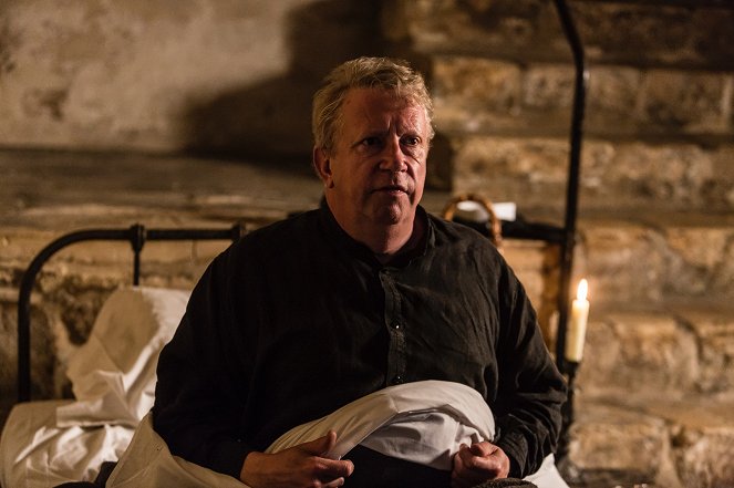 Father Brown - The Two Deaths of Hercule Flambeau - Photos - Mark Williams