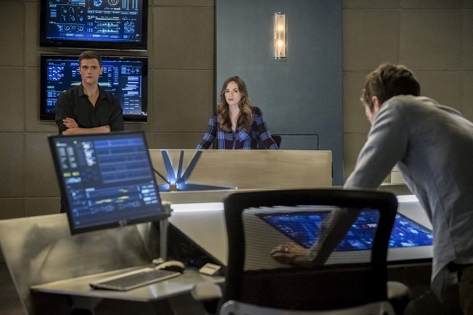 The Flash - Cours Iris, cours - Film - Hartley Sawyer, Danielle Panabaker